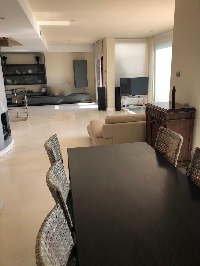 Atico-Duplex Primera Linea De Playa En El Centro De เอสเตโปนา ภายนอก รูปภาพ