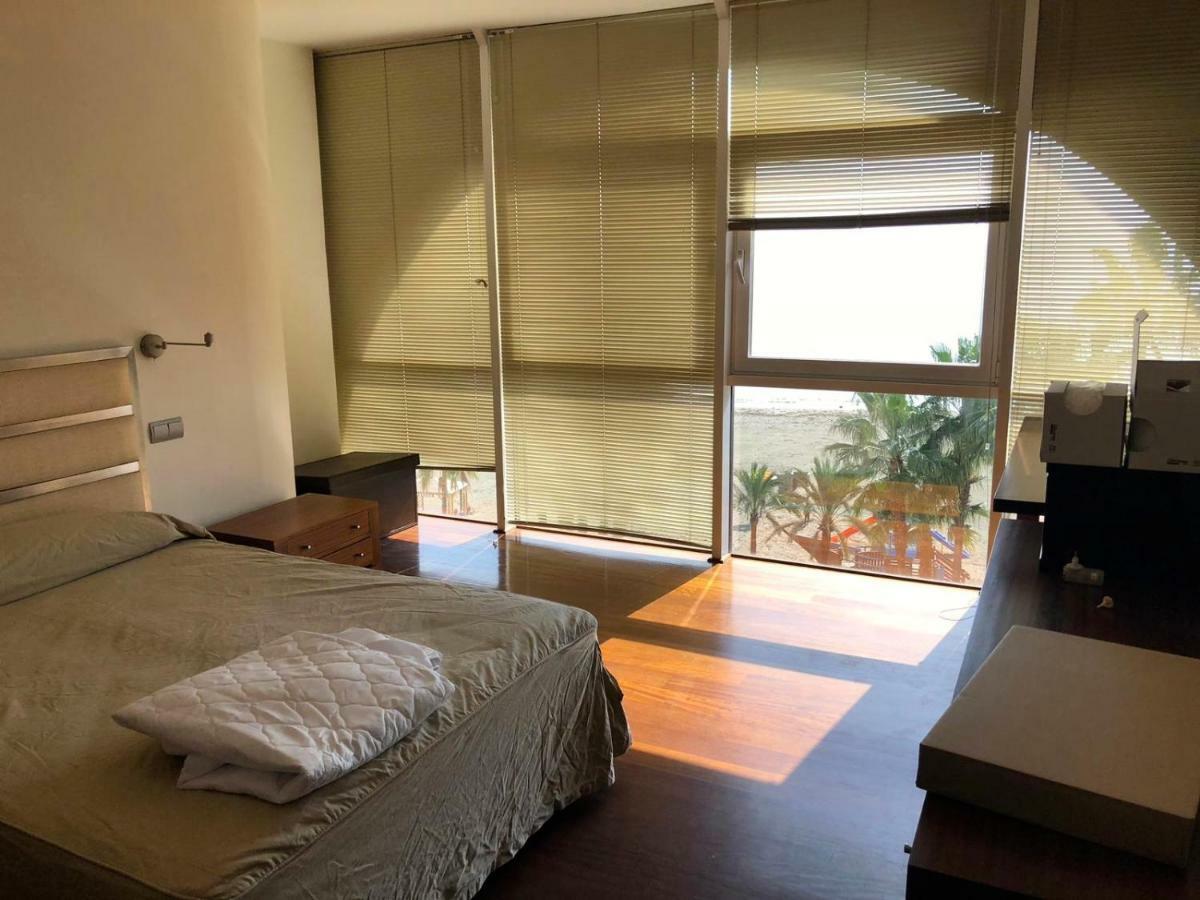 Atico-Duplex Primera Linea De Playa En El Centro De เอสเตโปนา ภายนอก รูปภาพ